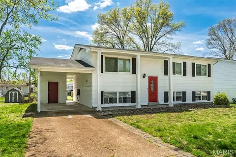 Exterior - 28 James Ct, Ballwin, MO 63021 photo 2 of 8