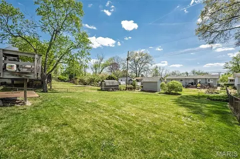 Exterior - 28 James Ct, Ballwin, MO 63021 photo 8 of 8