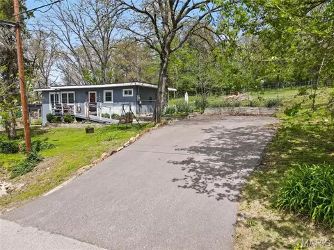 7640 Lake Dr, Cedar Hill, MO 63016