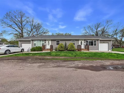 909 911 Prairie Ave, Belleville, IL 62220