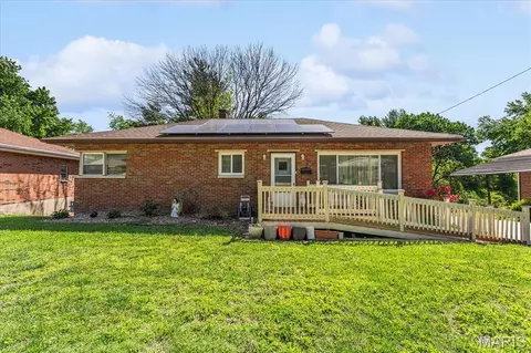 223 Hy Vista Dr, Alton, IL 62002