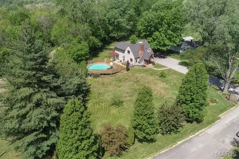 20 Green Oaks, Belleville, IL 62223