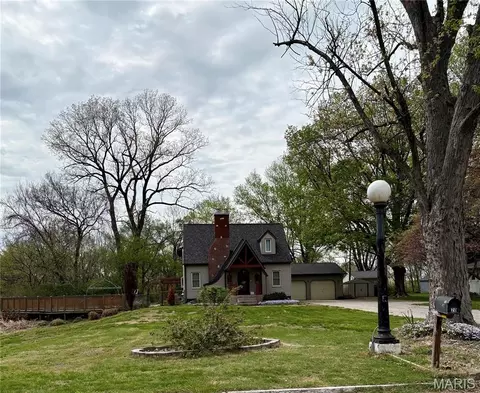 20 Green Oaks, Belleville, IL 62223