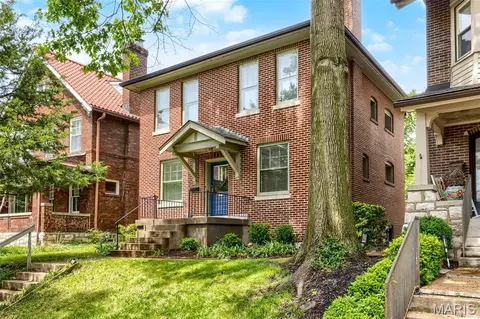 7153 Pershing Ave, University City, MO 63130