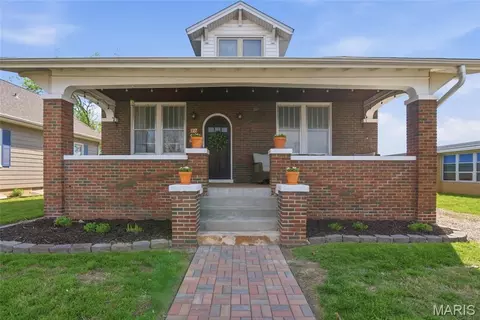 127 S Rapp Ave, Columbia, IL 62236