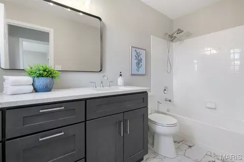 Bath - 572 Misty Mountain Dr, O'fallon, MO 63368 photo 4 of 4