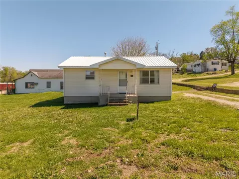 102 Lutes St, Marble Hill, MO 63764
