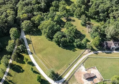 18324 Pinhook Hollow Dr, Wildwood, MO 63069