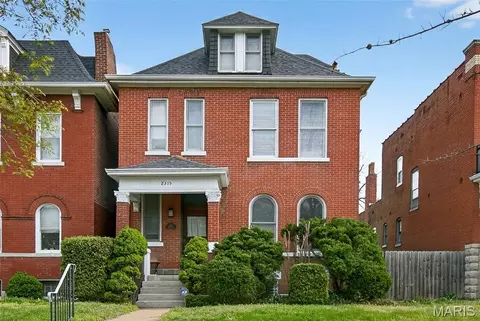 2315 Russell Blvd, Saint Louis, MO 63104