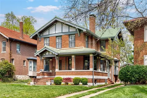 7163 Washington Ave, University City, MO 63130