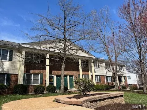 1767 High School Dr, Brentwood, MO 63144