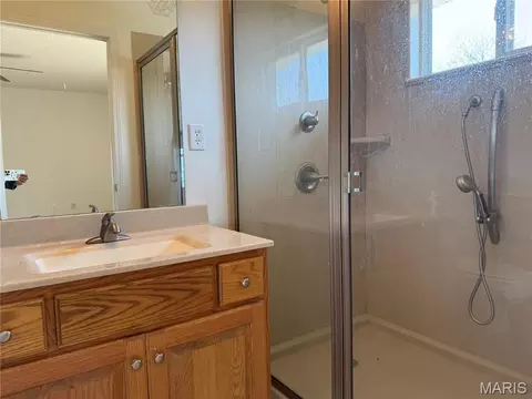 Bath - 1112 Murry Ln, Rolla, MO 65401 photo 2 of 2