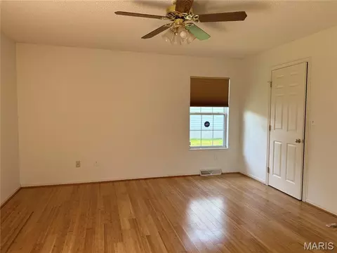 Living - 1112 Murry Ln, Rolla, MO 65401 photo 4 of 4