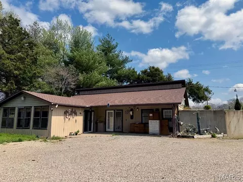 14671 Frontage Rd, Dexter, MO 63841