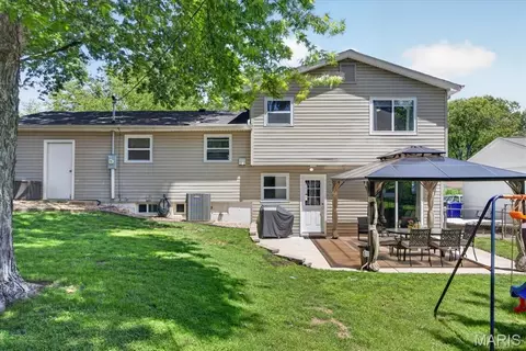 Exterior - 11005 Saxonhall Dr, Bridgeton, MO 63044 photo 3 of 4