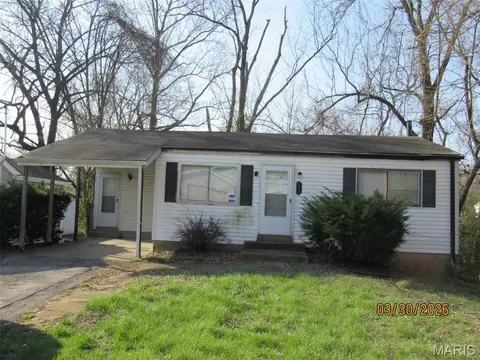 2042 Kappel Dr, Saint Louis, MO 63136