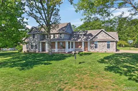 16495 Pecan Dr, Lebanon, MO 65536