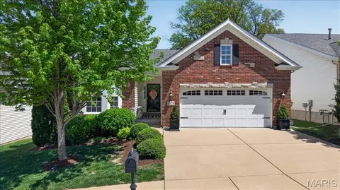 1324 Greystone Estates Ln, Saint Louis, MO 63146