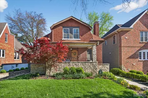 7323 Stanford Ave, University City, MO 63130