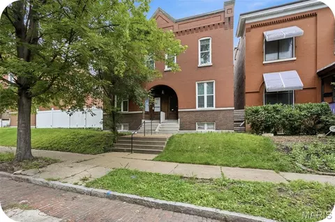 4430 Pennsylvania Ave, Saint Louis, MO 63111