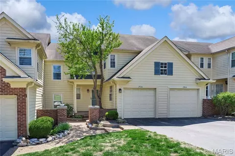 3016 Autumn Shores Dr, Maryland Heights, MO 63043