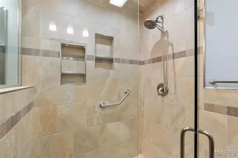 Bath - 17 Stablestone Dr, Union, MO 63084 photo 4 of 8