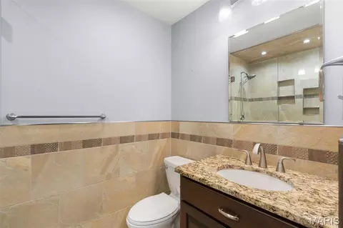 Bath - 17 Stablestone Dr, Union, MO 63084 photo 3 of 8