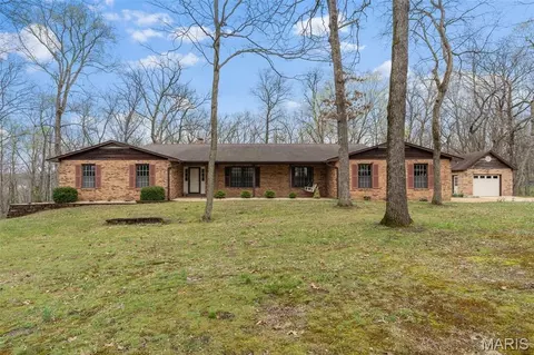 17 Stablestone Dr, Union, MO 63084