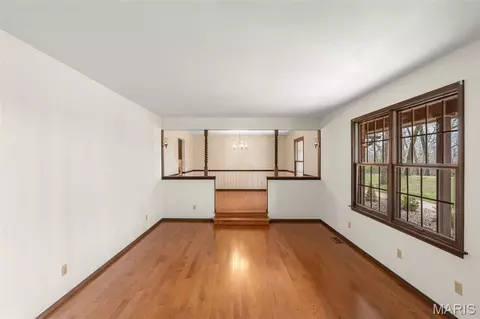 Living - 17 Stablestone Dr, Union, MO 63084 photo 4 of 7