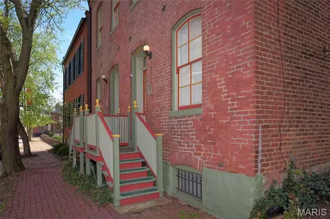 1226 Sidney St, Saint Louis, MO 63104