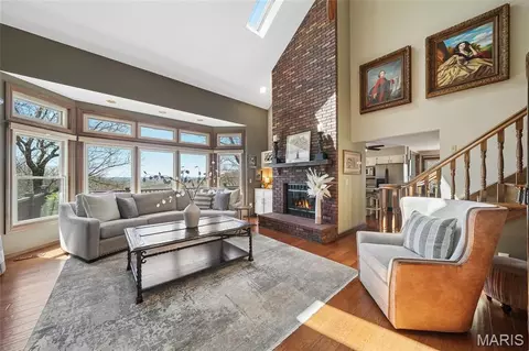 Living - 1553 Ridge Rd, Wildwood, MO 63021 photo 3 of 4