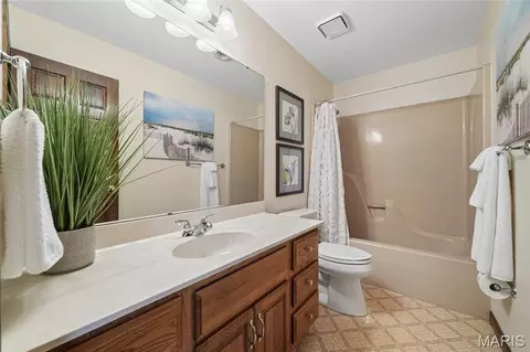 Bath - 1553 Ridge Rd, Wildwood, MO 63021 photo 4 of 5