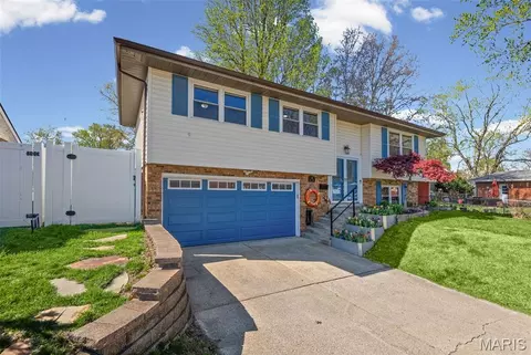 105 W Jackson St, O'fallon, IL 62269