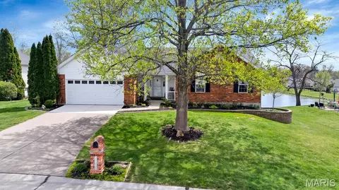 3193 Moss Pointe Dr, Saint Charles, MO 63303