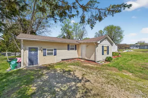 4267 Old Rd, De Soto, MO 63020