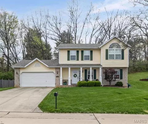216 Aspen Pt, Glen Carbon, IL 62034
