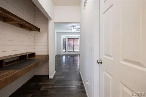 Entry Way - 468 Cass Dr, Troy, MO 63379 photo 5 of 8
