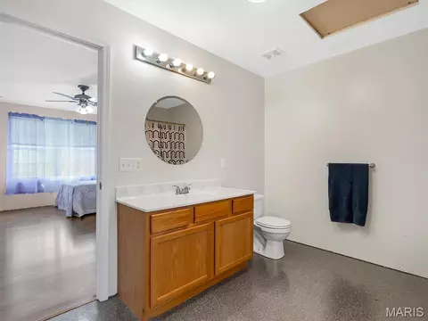 Bath - 763 Eagles View Ln, Saint Clair, MO 63077 photo 6 of 7