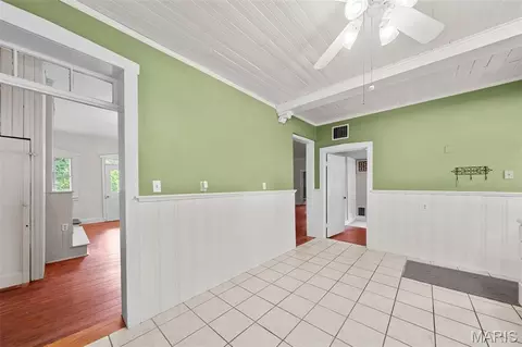 Entry Way - 205 E 8th St, Hermann, MO 65041 photo 1 of 2