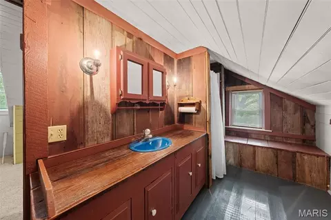 Bath - 205 E 8th St, Hermann, MO 65041 photo 4 of 4