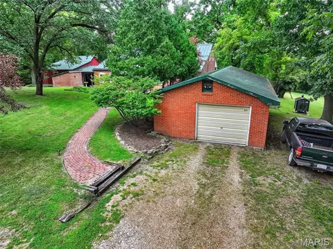 Exterior - 205 E 8th St, Hermann, MO 65041 photo 4 of 37