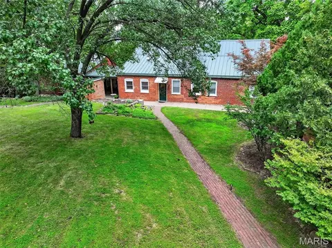 Exterior - 205 E 8th St, Hermann, MO 65041 photo 3 of 37