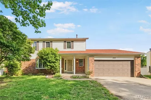 1007 Holly River Dr, Florissant, MO 63031