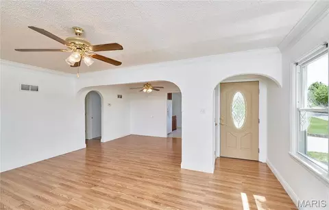 Living - 385 Annie Ave, Troy, MO 63379 photo 2 of 6
