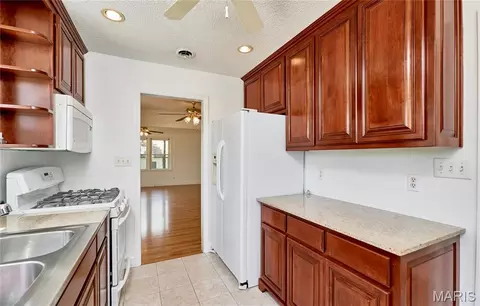 Kitchen - 385 Annie Ave, Troy, MO 63379 photo 5 of 5