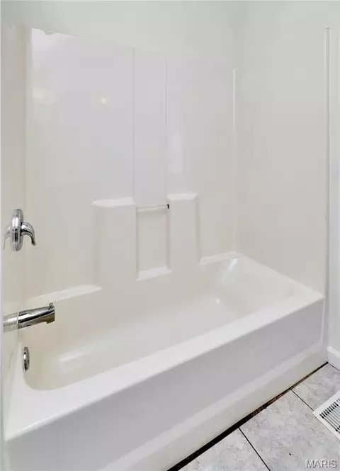 Bath - 385 Annie Ave, Troy, MO 63379 photo 3 of 3