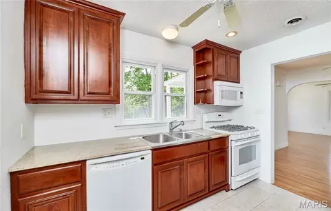 Kitchen - 385 Annie Ave, Troy, MO 63379 photo 4 of 5
