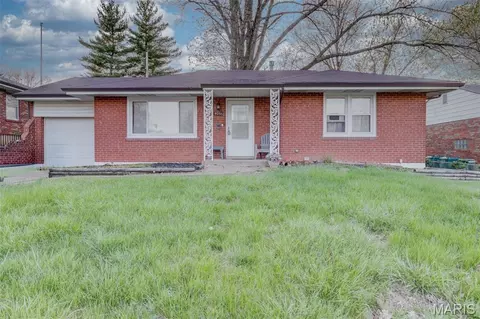 9235 Filibert Dr, Saint Louis, MO 63137