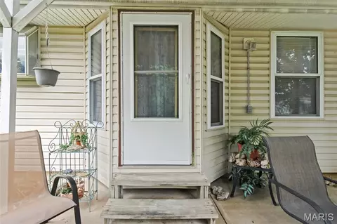 Exterior - 8 Knoll Ridge Ct, O'fallon, MO 63368 photo 5 of 14