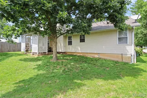 Exterior - 8 Knoll Ridge Ct, O'fallon, MO 63368 photo 8 of 14